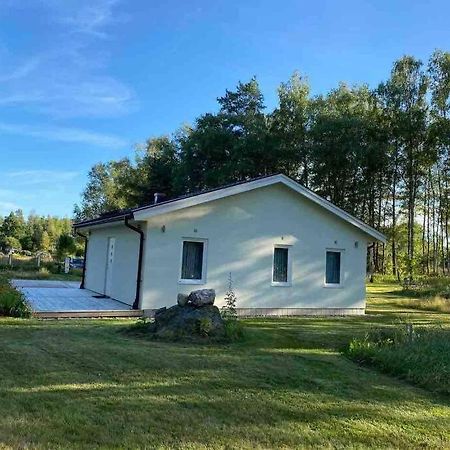 Trevlig Stuga Med Uteplats Rimbo Exterior foto